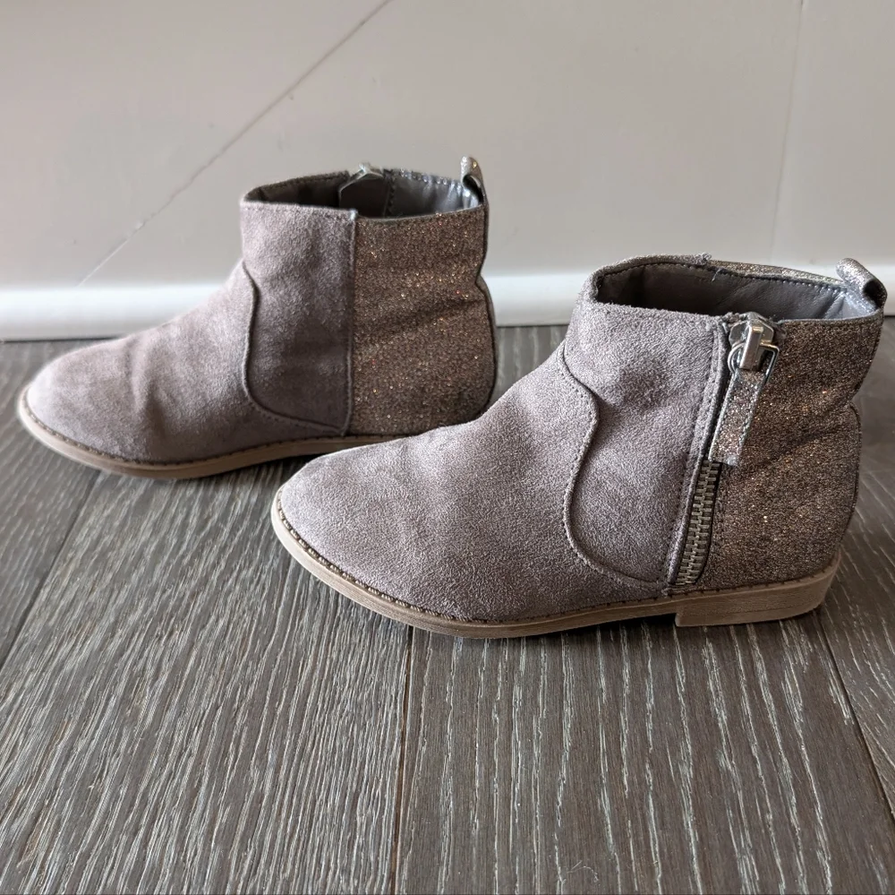 3/$15 - Harper Canyon Brown Suede Ankle Boots with Glitter Size 9